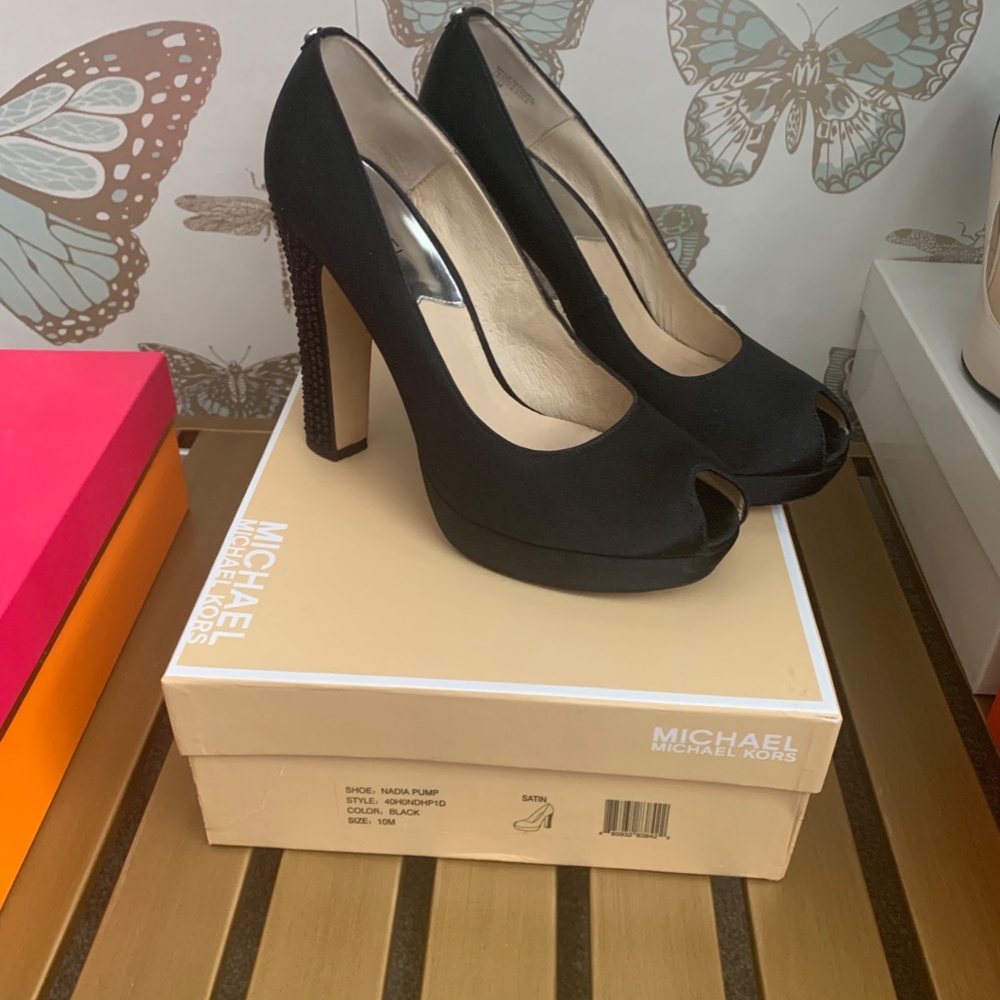 Shoes - Picture 2 of 2